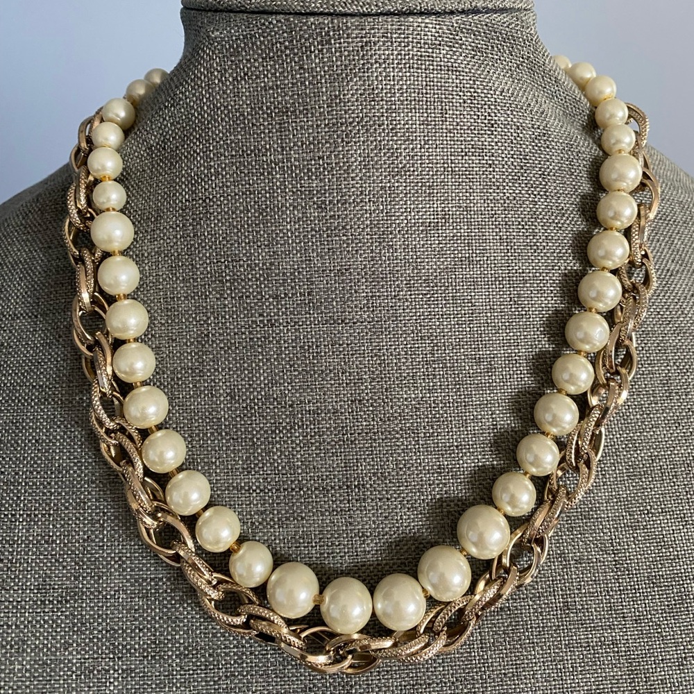 White House Black Market Cream and Silver Versatile Statement Necklace